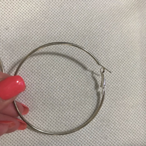 4 Pairs of Private Gallery Earrings!! - Picture 6 of 7